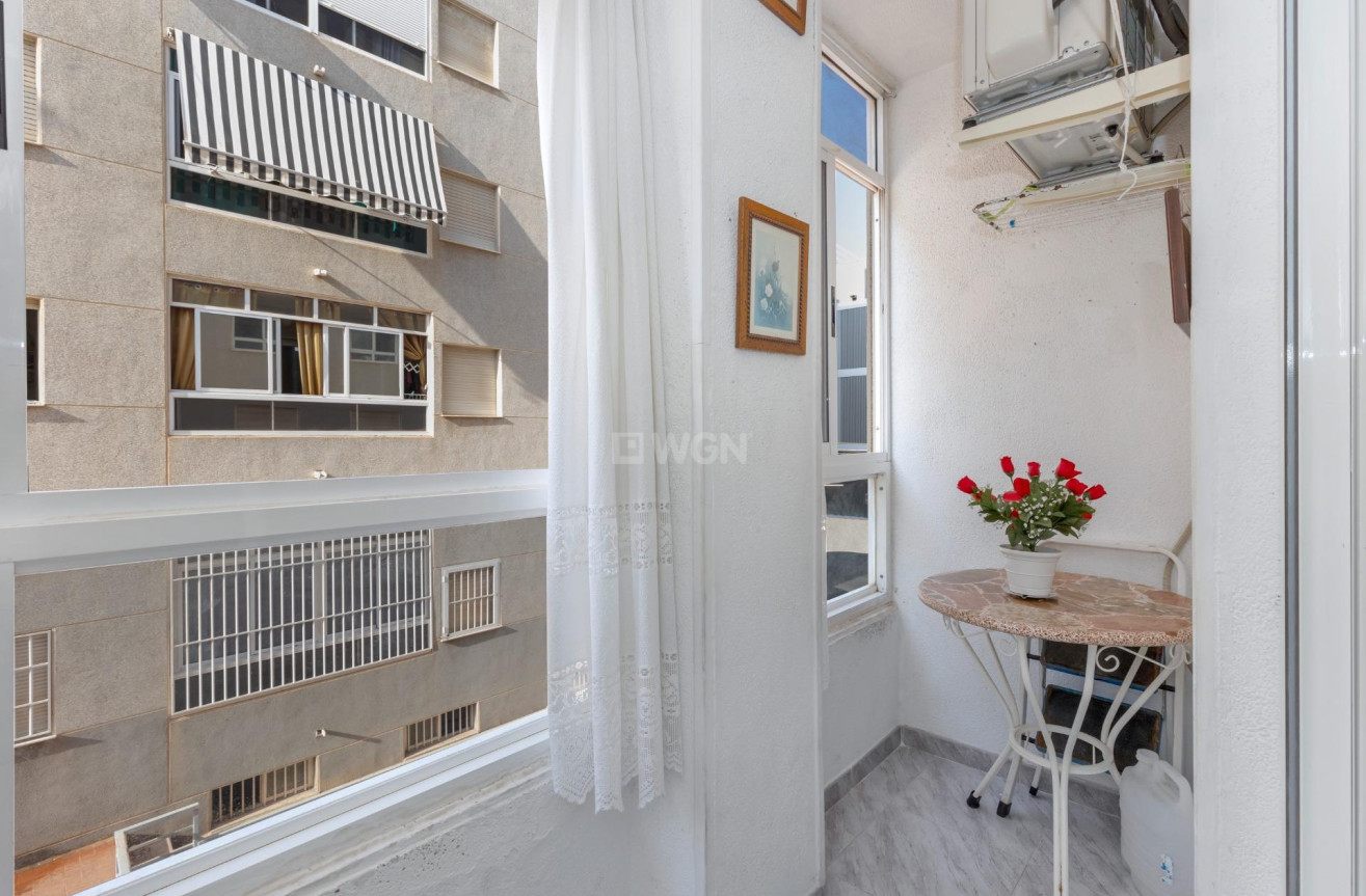 Resale - Apartment / flat - Torrevieja - Estacion De Autobuses