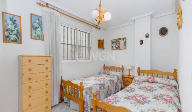 Resale - Apartment / flat - Torrevieja - Estacion De Autobuses