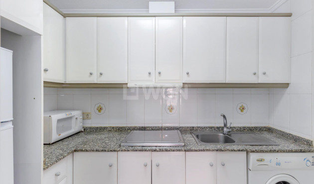 Resale - Apartment / flat - Torrevieja - Estacion De Autobuses