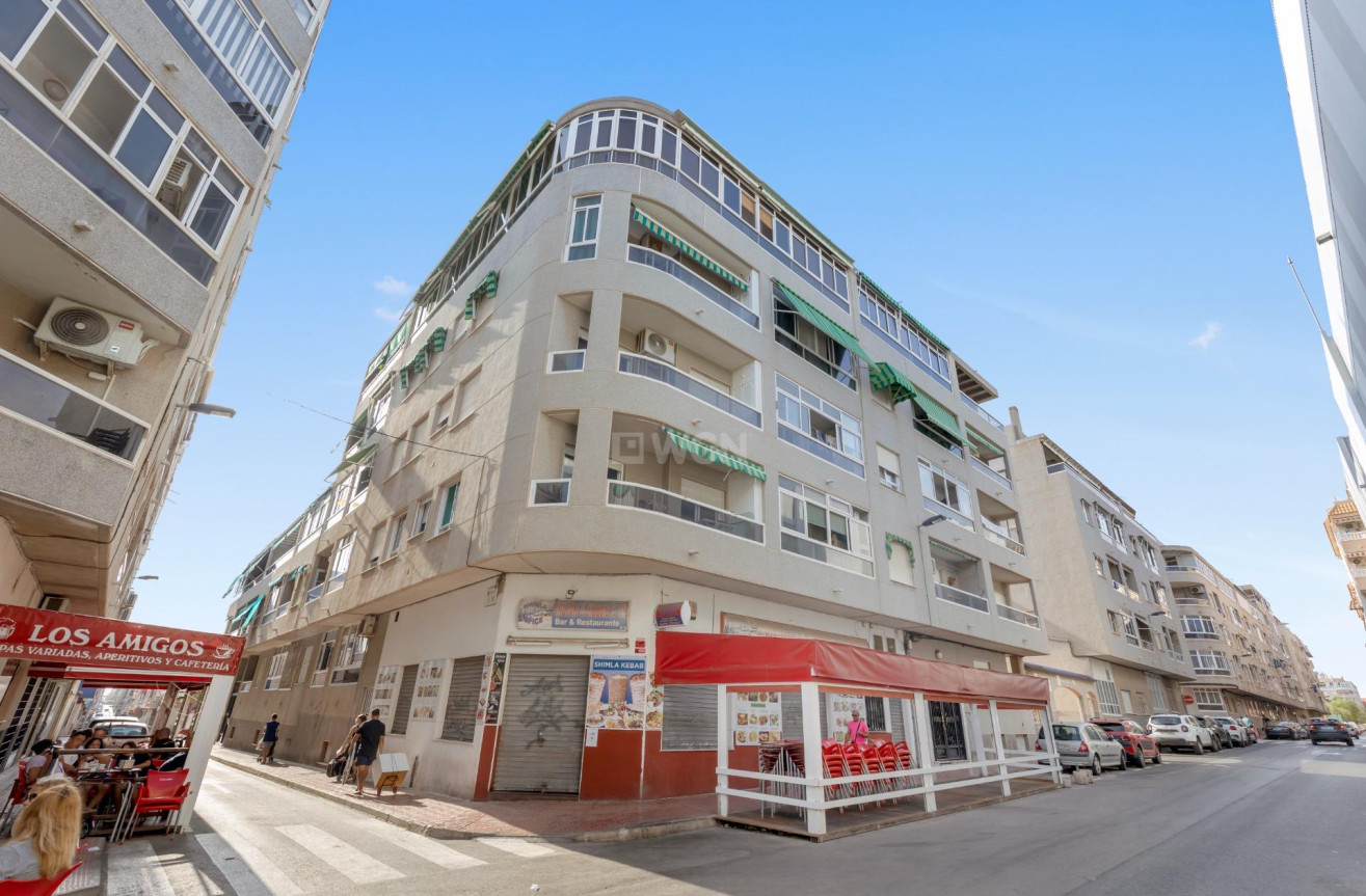 Resale - Apartment / flat - Torrevieja - Estacion De Autobuses