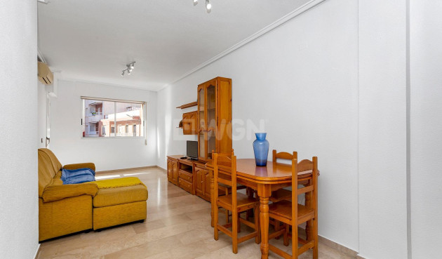 Resale - Apartment / flat - Torrevieja - La Mata Pueblo