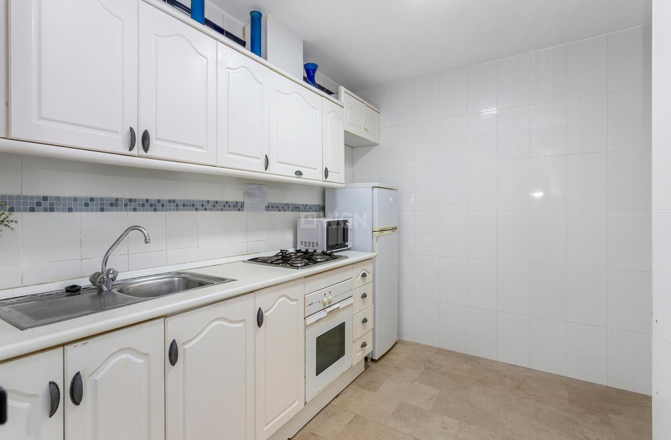 Resale - Apartment / flat - Torrevieja - La Mata Pueblo