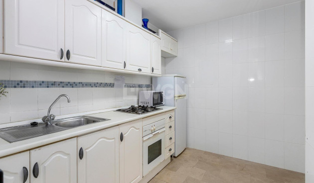 Resale - Apartment / flat - Torrevieja - La Mata Pueblo