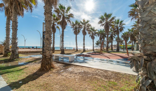 Resale - Apartment / flat - Torrevieja - La Mata