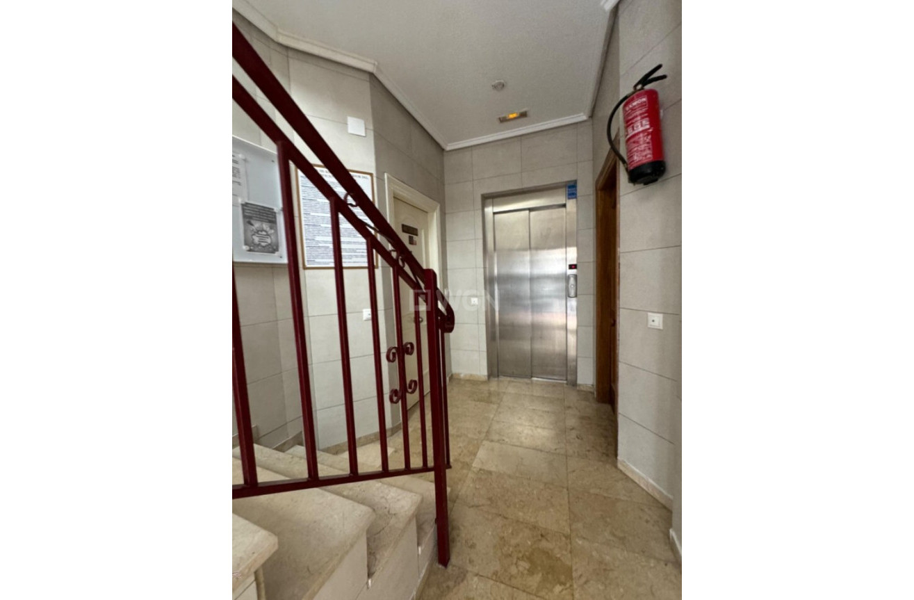 Resale - Apartment / flat - Torrevieja - Costa Blanca