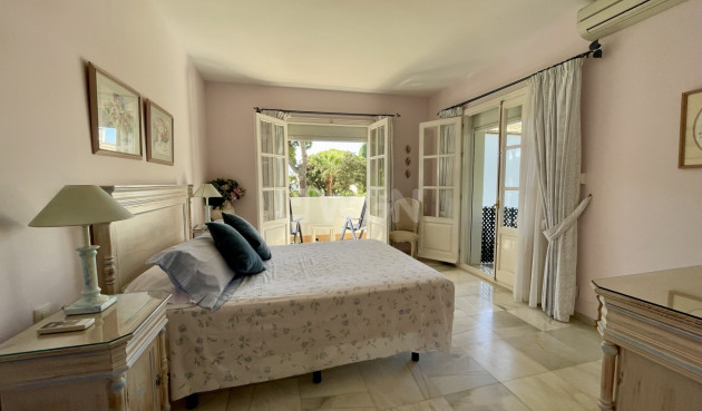 Resale - Apartment / flat - Estepona - Costa del Sol