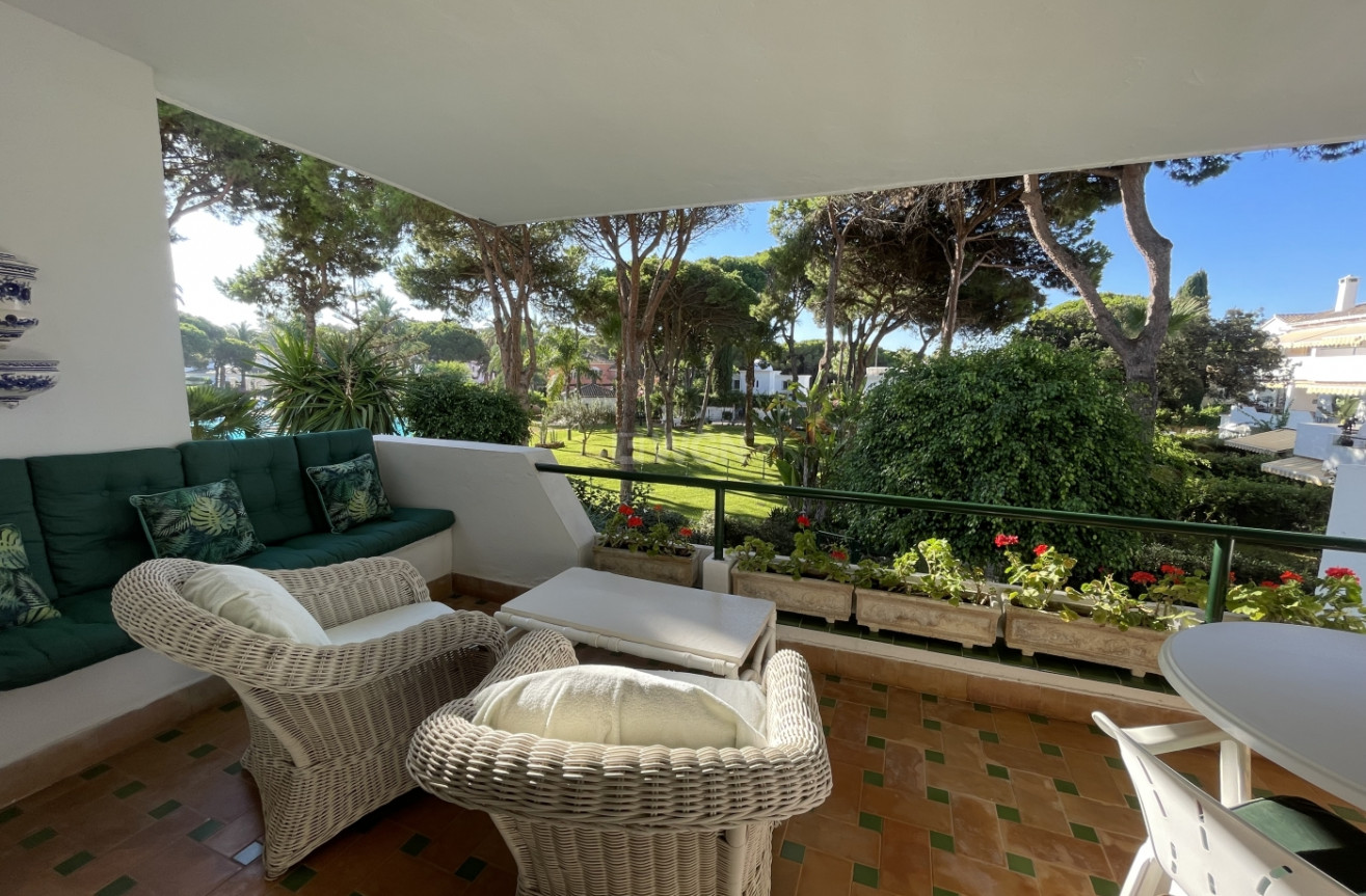 Resale - Apartment / flat - Estepona - Costa del Sol