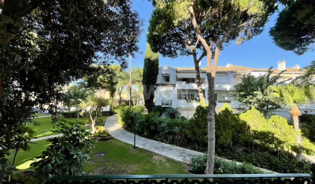 Resale - Apartment / flat - Estepona - Costa del Sol