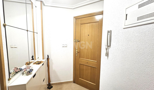 Resale - Apartment / flat - Torrevieja - Centro