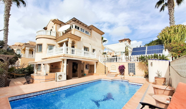 Resale - Villa - Orihuela Costa - Altos De Campoamor