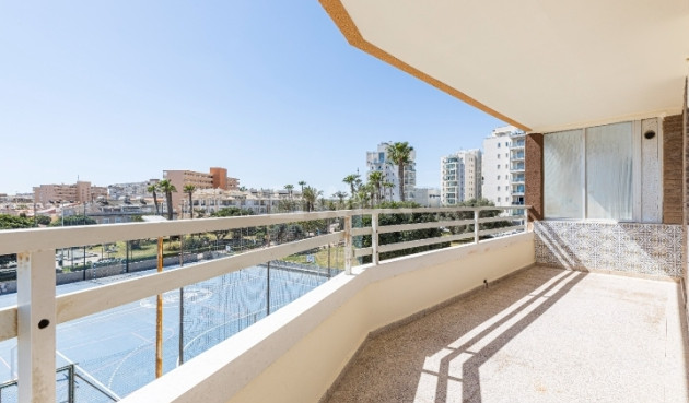 Resale - Apartment / flat - Torrevieja - Costa Blanca