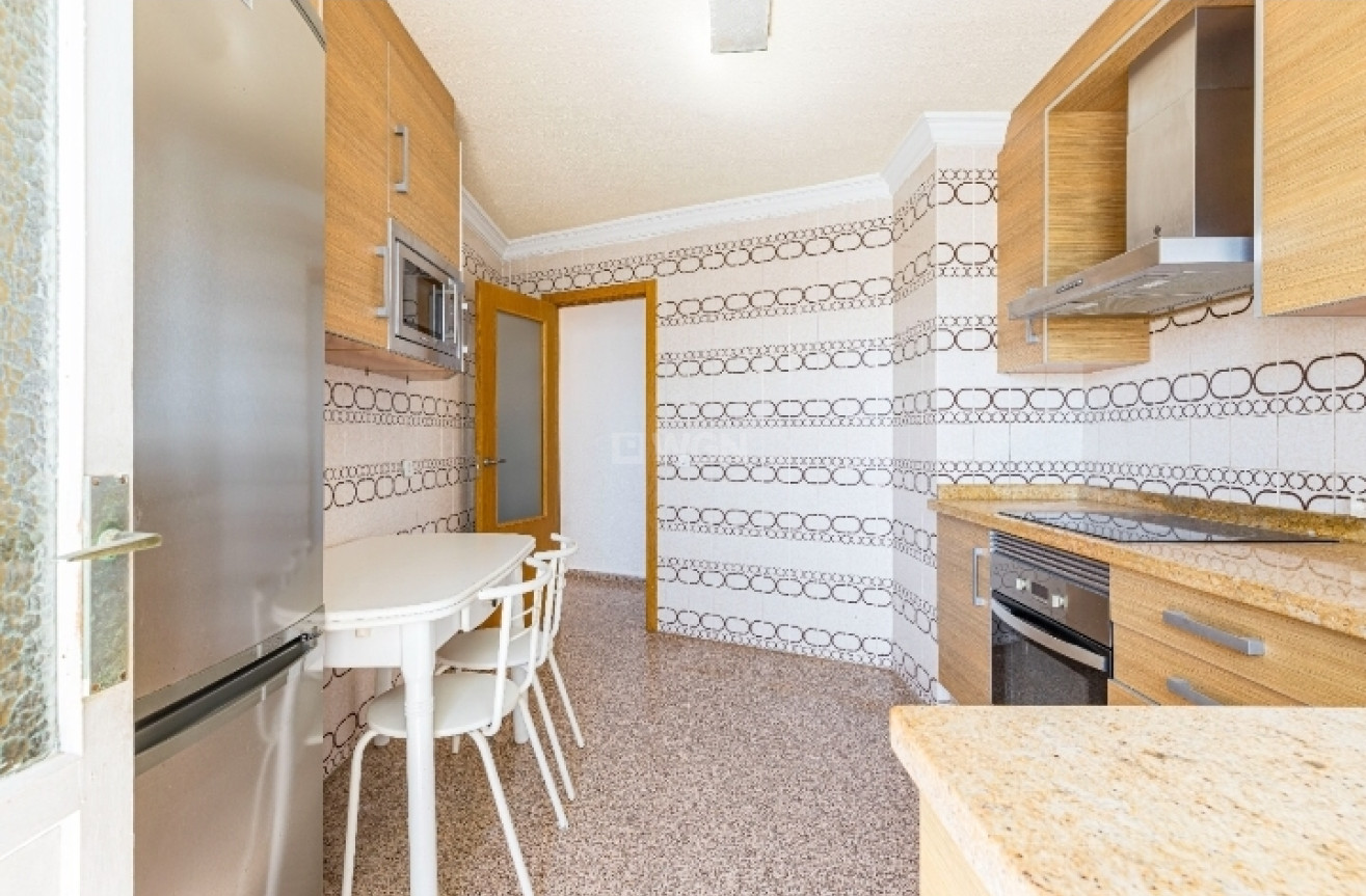 Resale - Apartment / flat - Torrevieja - Costa Blanca