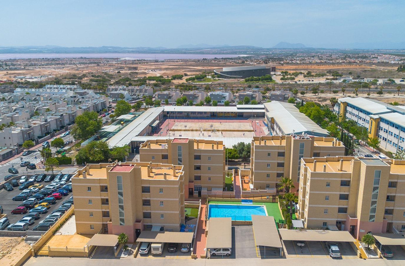 Odsprzedaż - Mieszkanie w bloku - Torrevieja - Sector 25