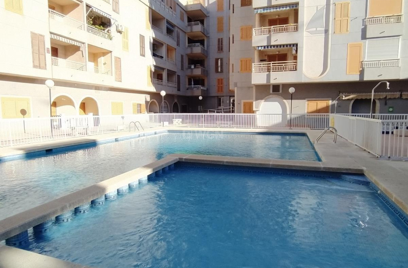 Resale - Apartment / flat - Torrevieja - Acequion