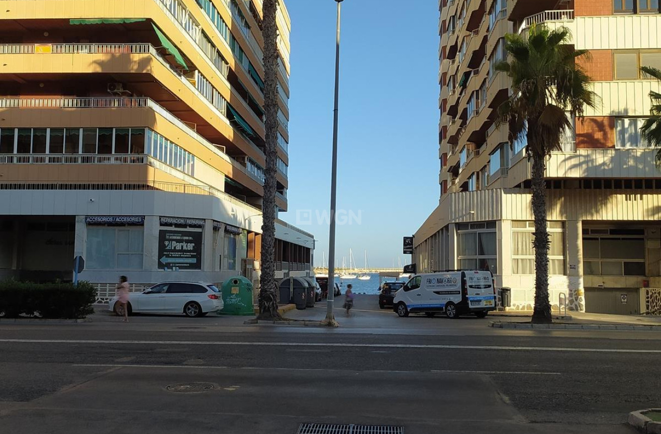 Resale - Apartment / flat - Torrevieja - Acequion