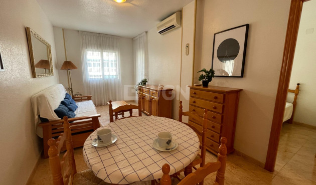 Resale - Apartment / flat - Torrevieja - Playa del Cura