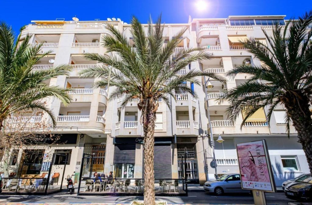 Resale - Apartment / flat - Torrevieja - Playa del Cura