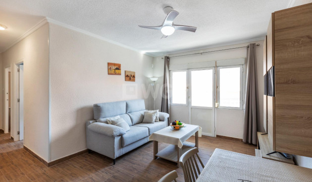 Resale - Apartment / flat - Torrevieja - Estacion De Autobuses