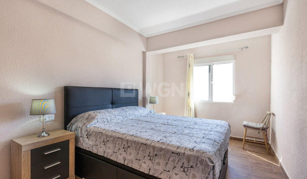 Resale - Apartment / flat - Torrevieja - Estacion De Autobuses