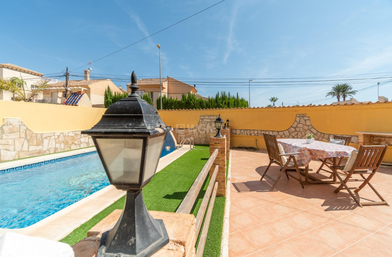 Resale - Villa - Orihuela Costa - La Florida