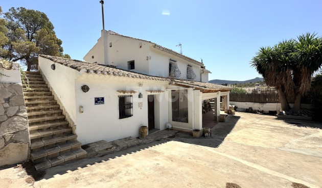 Resale - Villa - Hondón de las Nieves - Inland