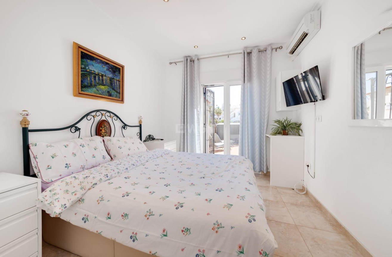 Resale - Villa - Orihuela Costa - Costa Blanca