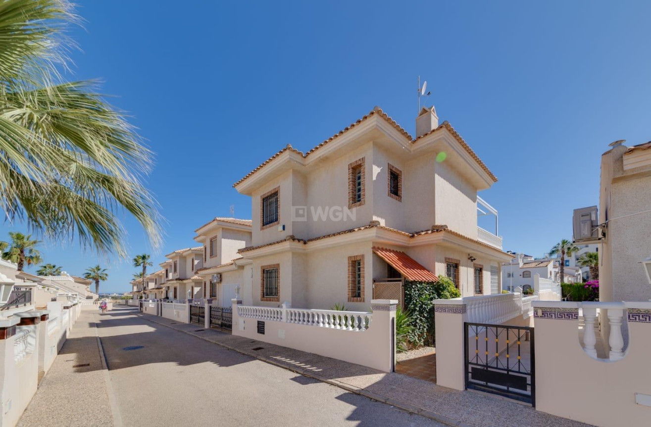 Resale - Villa - Orihuela Costa - Costa Blanca