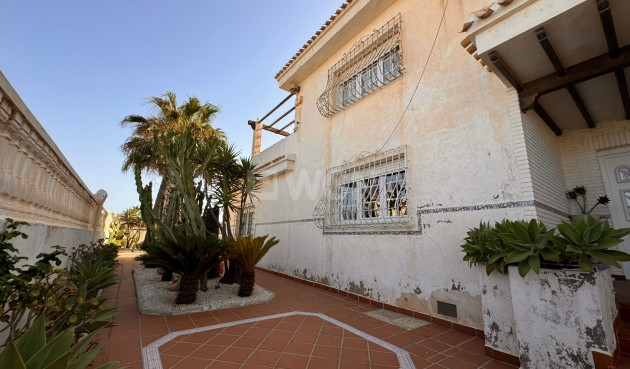 Resale - Villa - La Manga del Mar Menor - Costa Calida