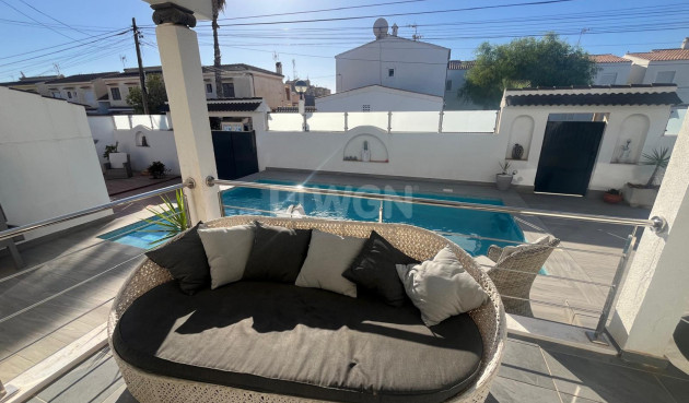 Resale - Villa - Cabo Roig - Costa Blanca