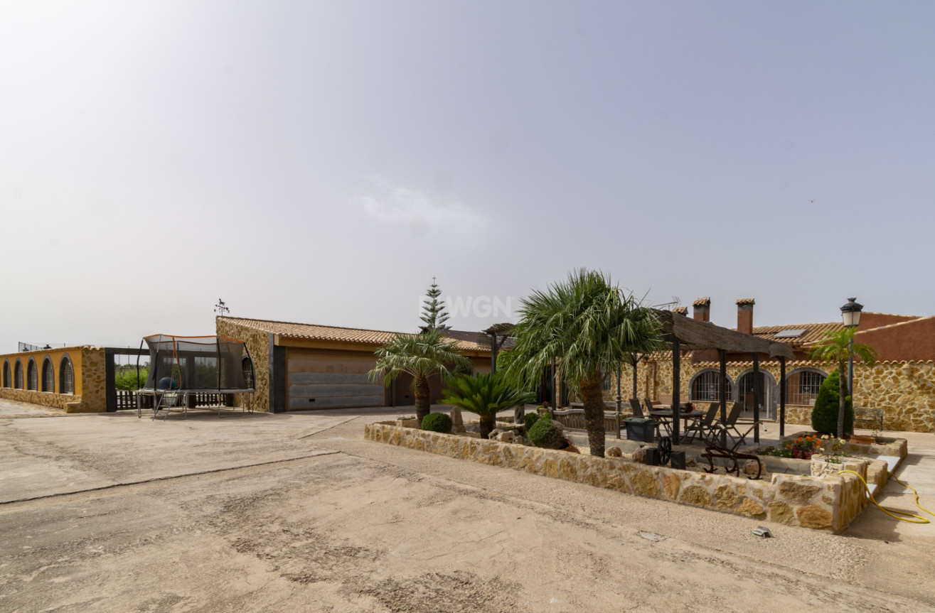 Resale - Villa - El Beal - Inland