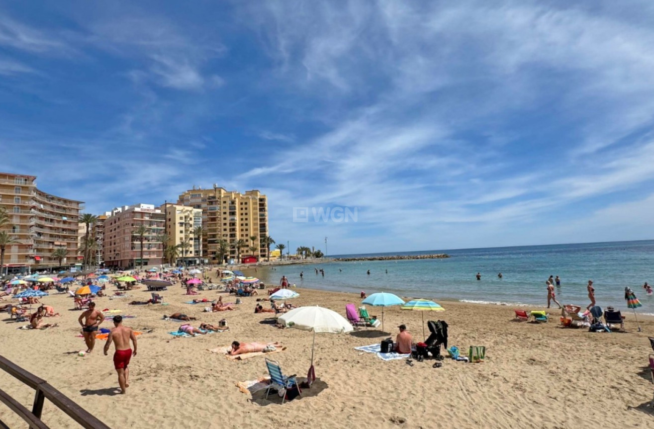 Odsprzedaż - Mieszkanie w bloku - Torrevieja - Costa Blanca