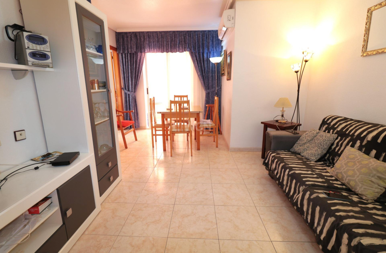 Resale - Apartment / flat - Torrevieja - Acequion