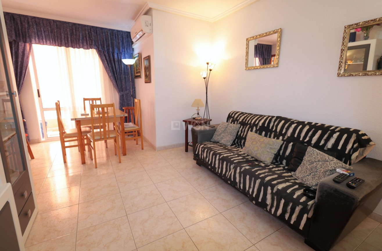 Resale - Apartment / flat - Torrevieja - Acequion