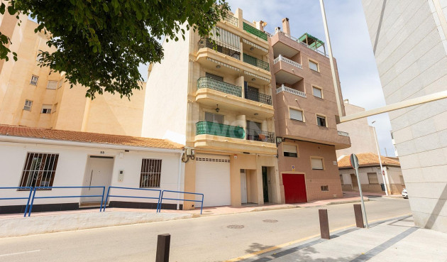 Odsprzedaż - Mieszkanie w bloku - Torrevieja - La Mata