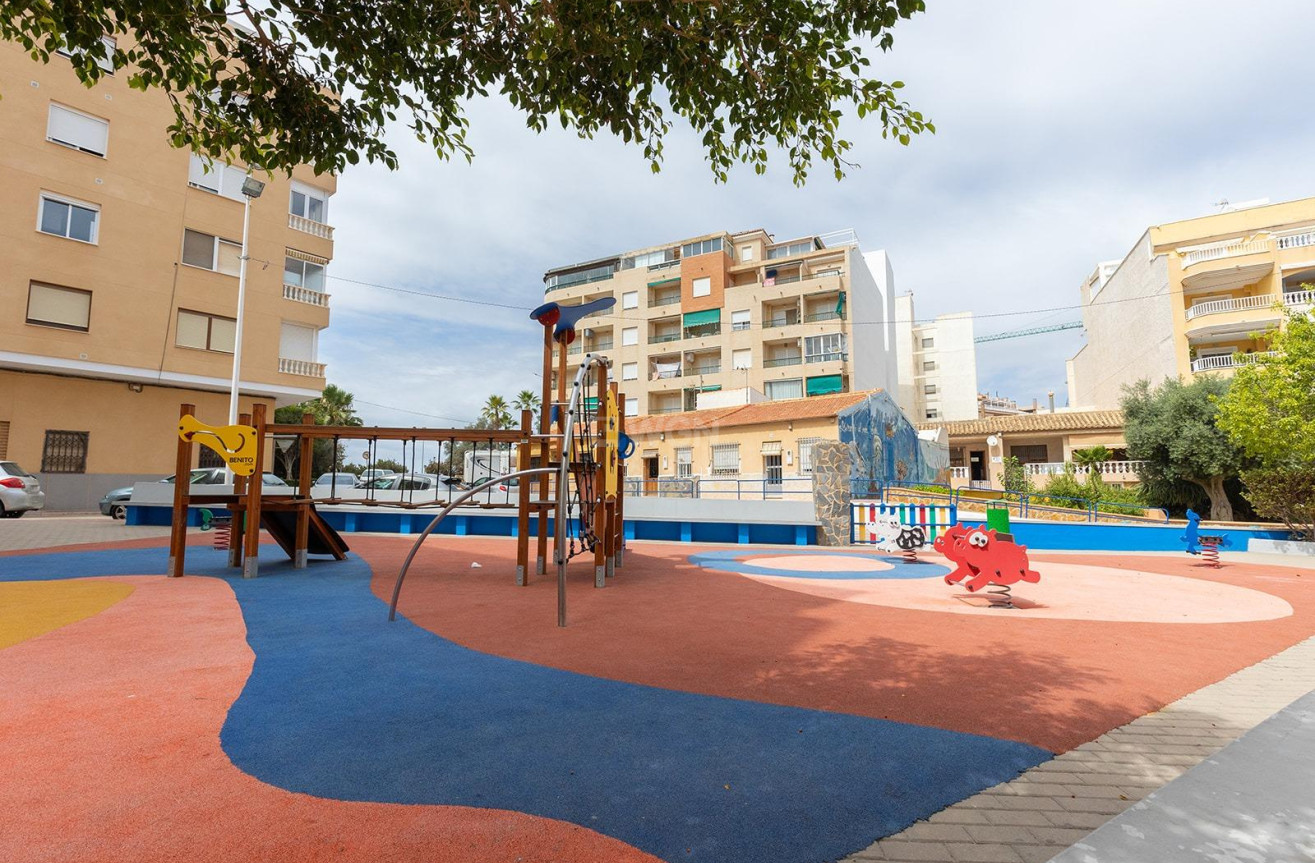 Resale - Apartment / flat - Torrevieja - La Mata