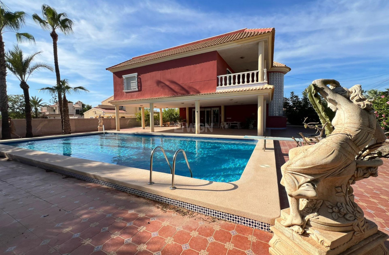 Odsprzedaż - Villa - Torrevieja - Torreta Florida