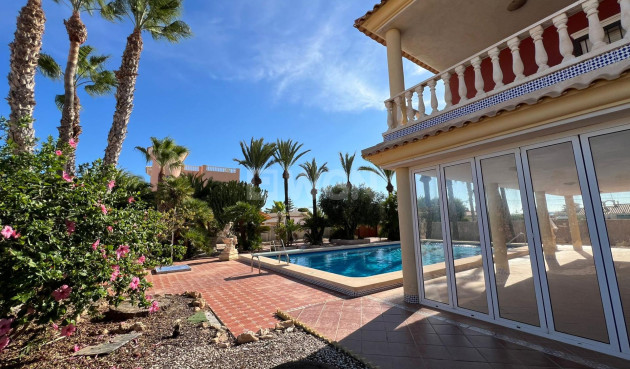 Odsprzedaż - Villa - Torrevieja - Torreta Florida