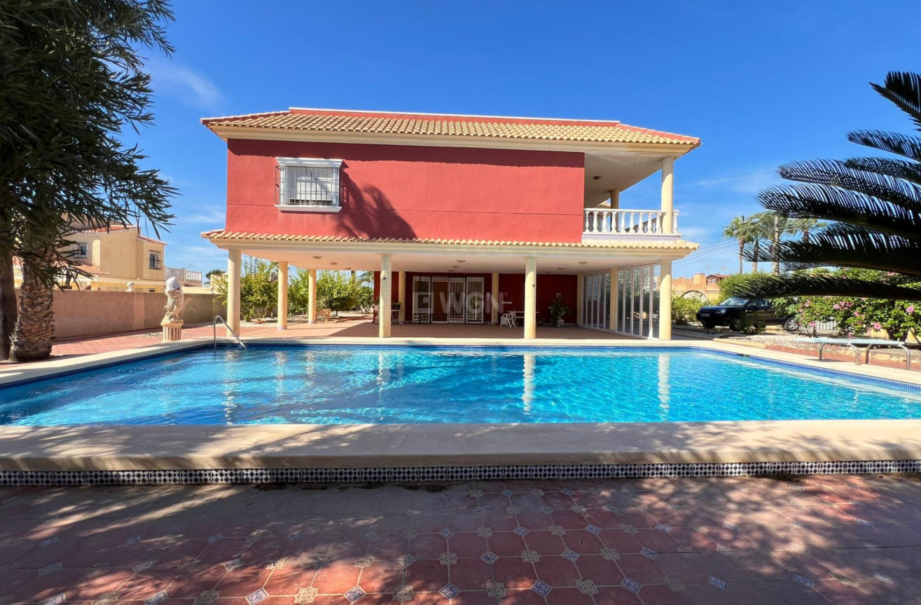 Odsprzedaż - Villa - Torrevieja - Torreta Florida