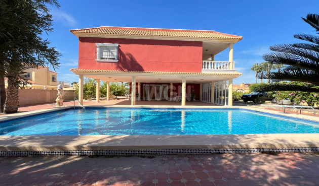 Odsprzedaż - Villa - Torrevieja - Torreta Florida