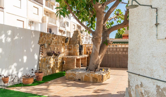 Resale - Villa - Orihuela Costa - Punta Prima