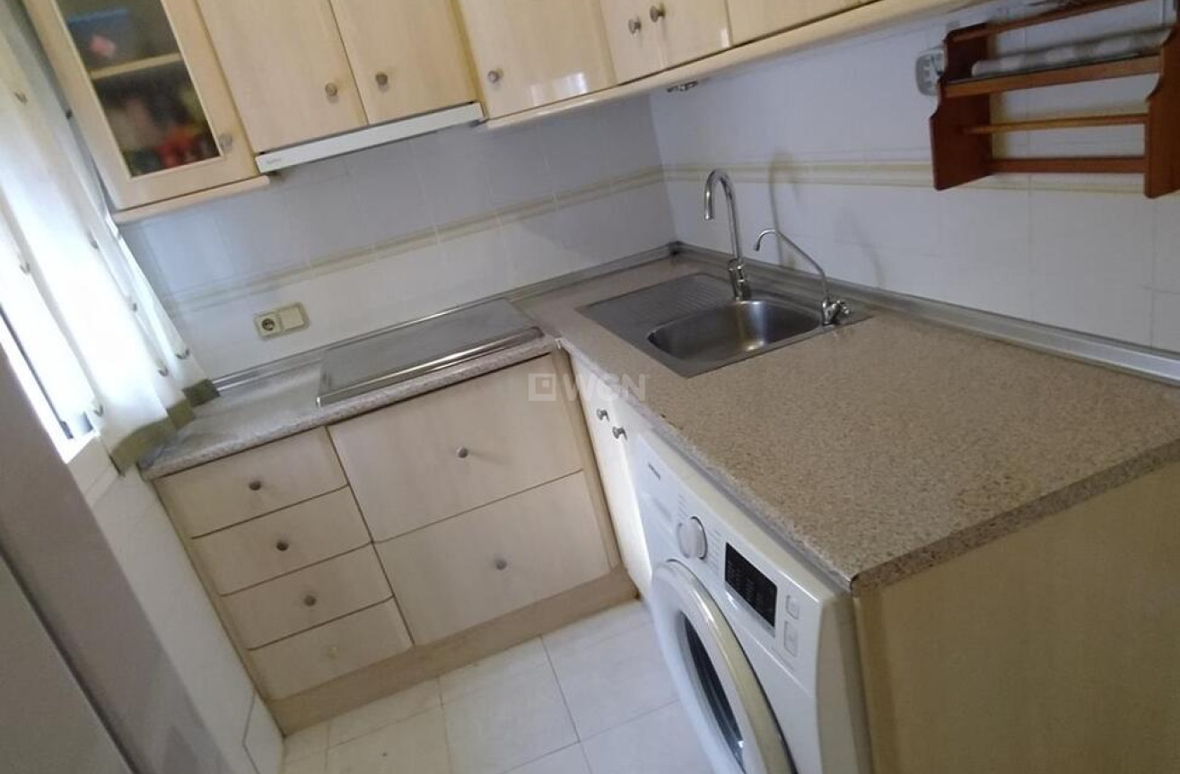 Resale - Apartment / flat - Torrevieja - Acequion