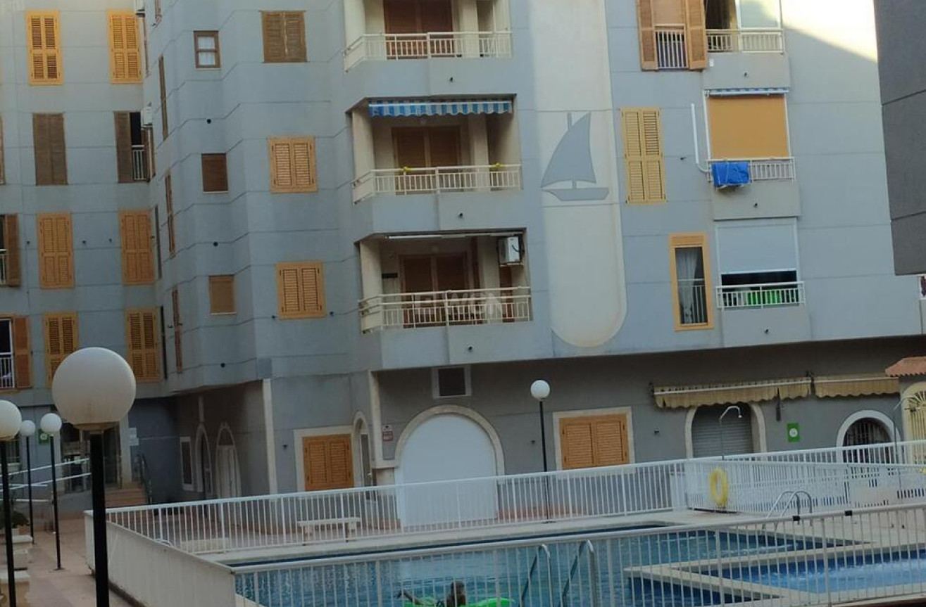 Resale - Apartment / flat - Torrevieja - Acequion