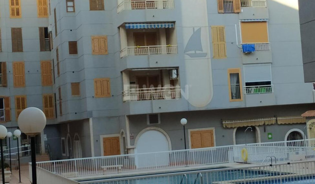 Resale - Apartment / flat - Torrevieja - Acequion