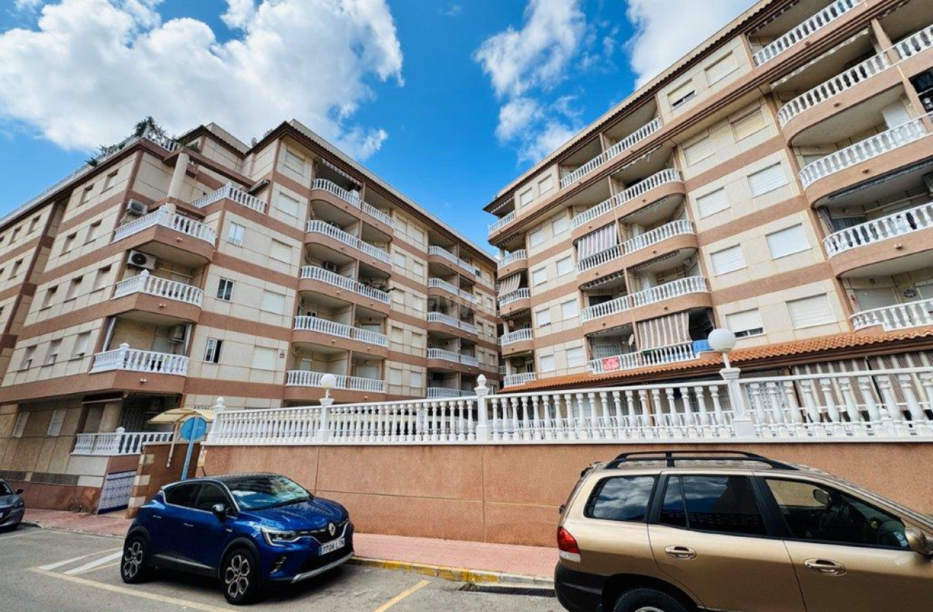 Resale - Apartment / flat - La Mata - Costa Blanca