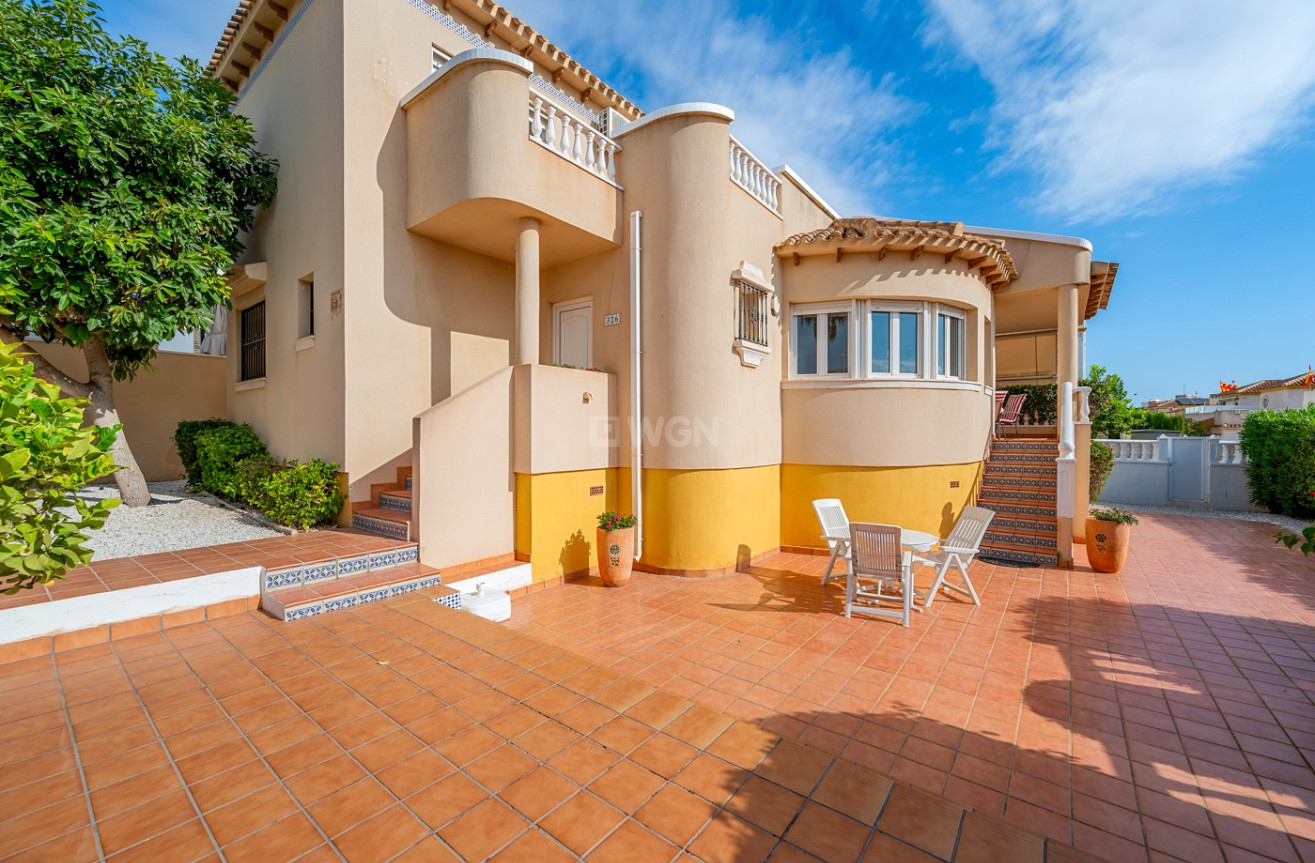 Resale - Villa - Orihuela Costa - Costa Blanca