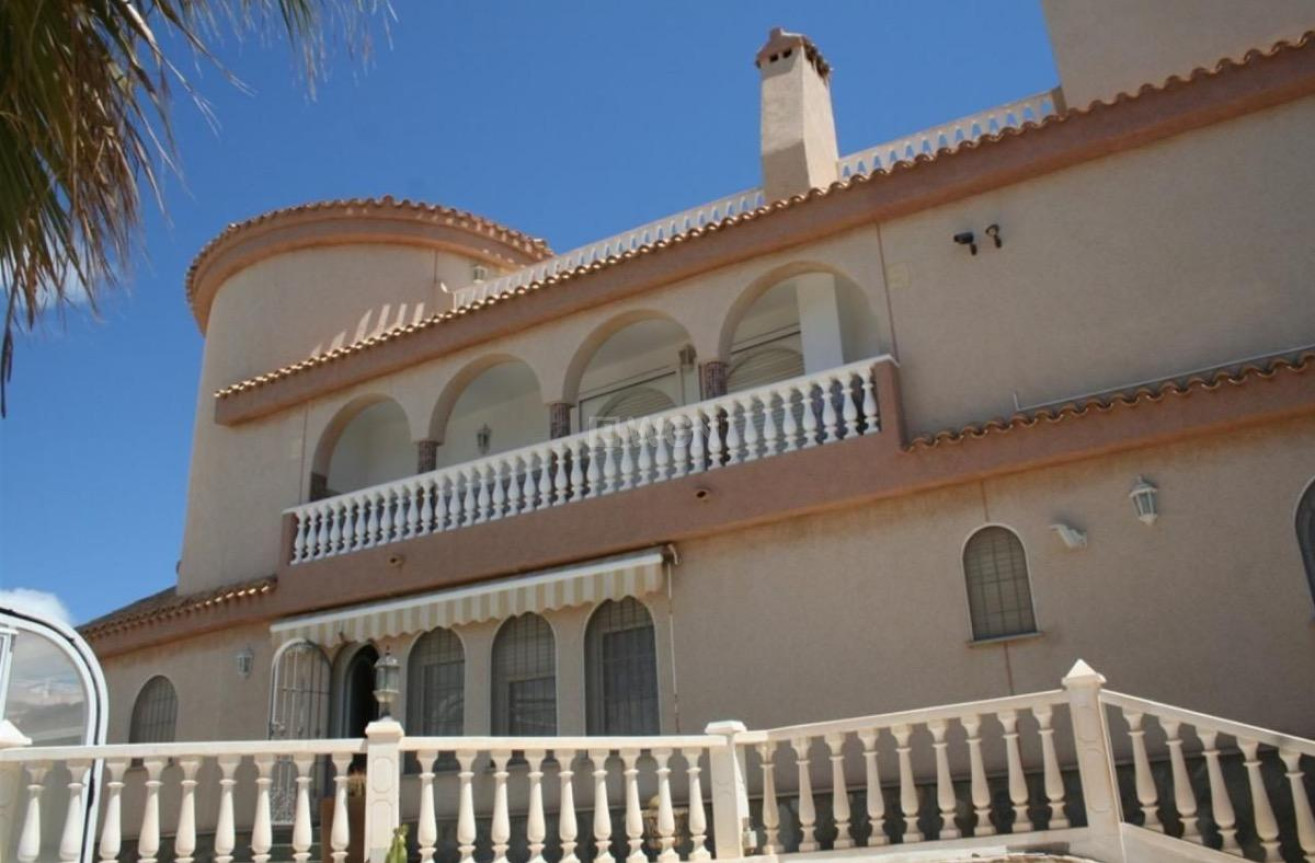 Odsprzedaż - Villa - La Manga del Mar Menor - Km 17