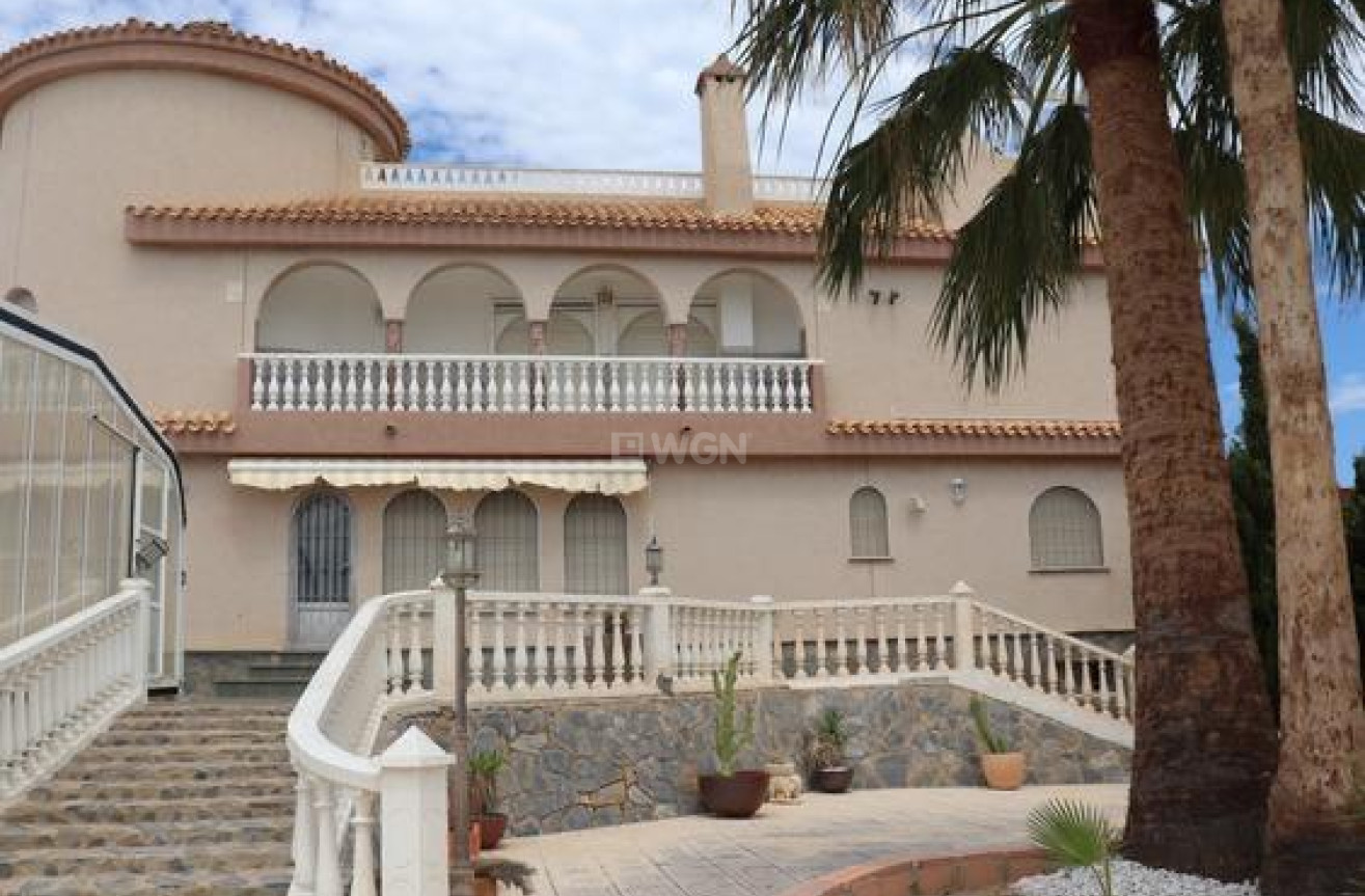 Odsprzedaż - Villa - La Manga del Mar Menor - Km 17