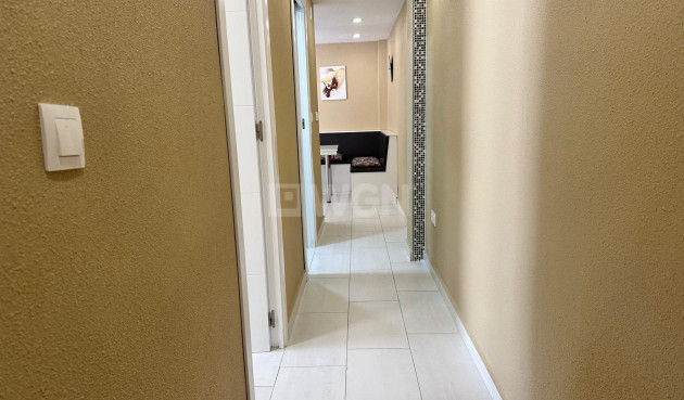 Resale - Apartment / flat - Torrevieja - Paseo Maritimo