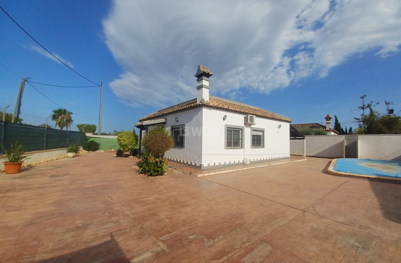 Reventa - Villa - cuevas de marin - Inland