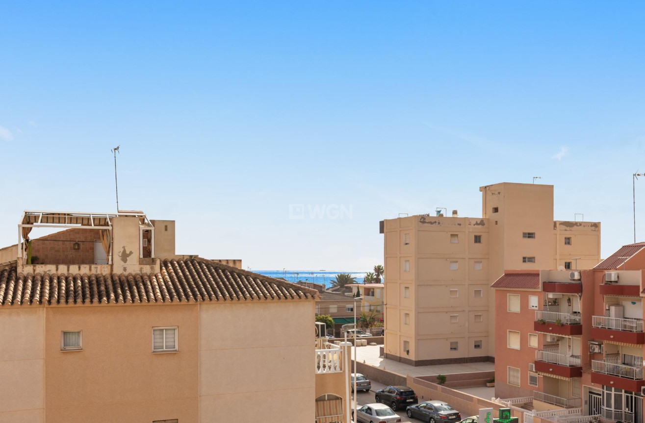 Odsprzedaż - Mieszkanie w bloku - Torrevieja - La Mata